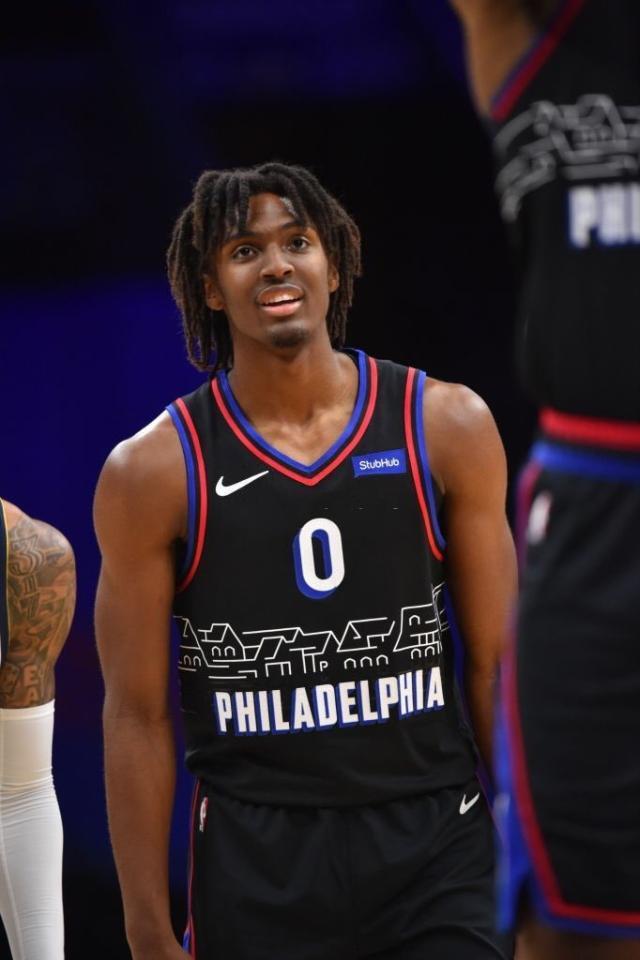 开云体育app下载-新冠伤病催生“无聊”比赛 没球星没悬念还看什么？